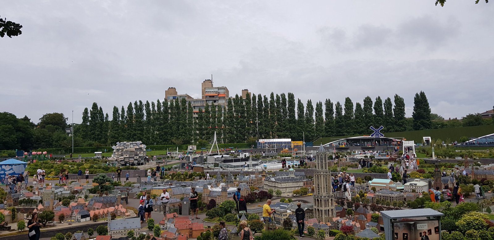 1 Unforgettable Day at Madurodam Miniature Theme Park: Why You Must Visit This Stunning Attraction