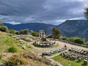 4 Breathtaking Reasons a Delphi Day Trip from Athens is Absolutely Perfect
